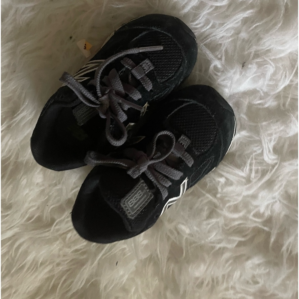 Toddlers boys, new balance blue 990 size size 7